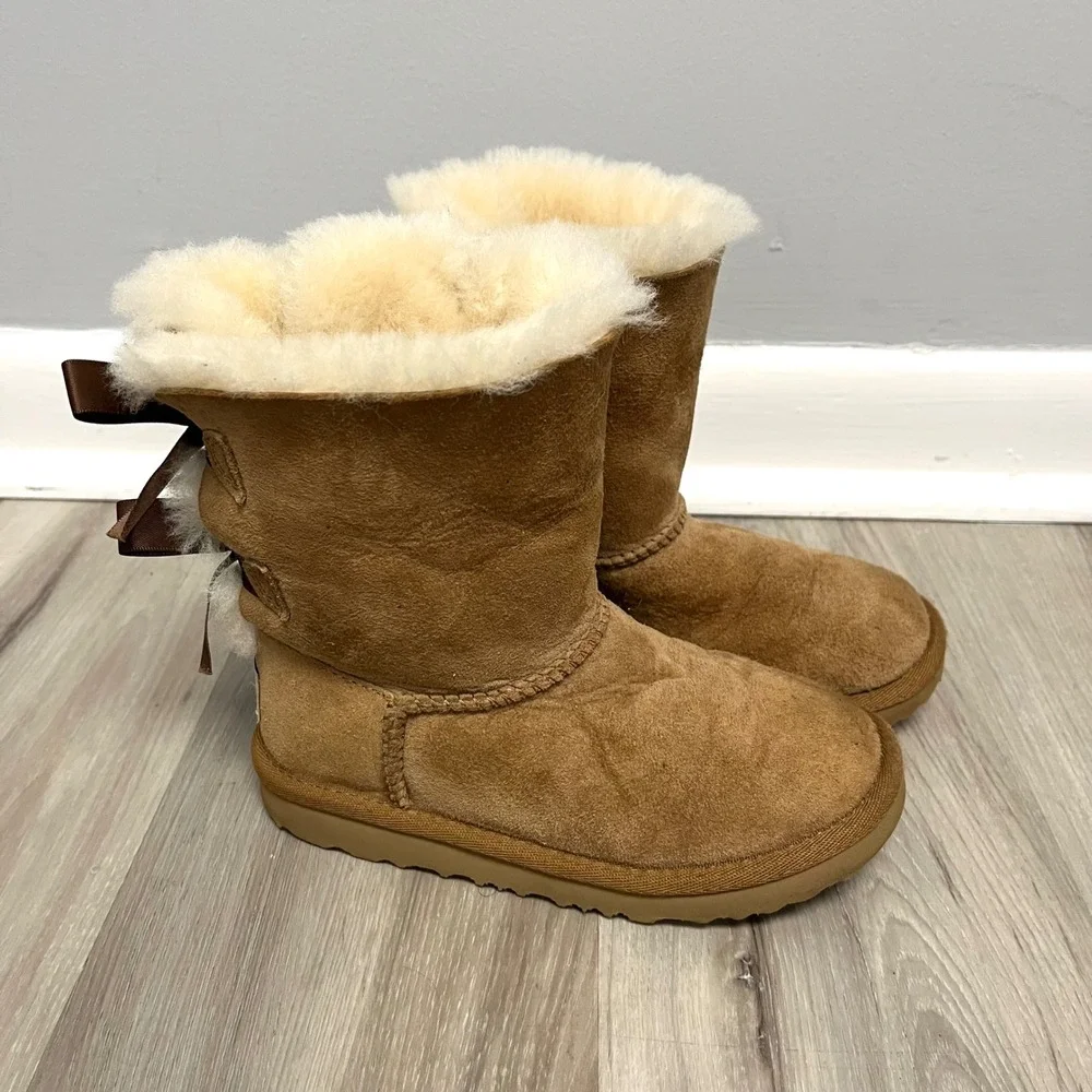 UGG Boots Kids 12 Chestnut Tan Brown Bailey Bow II Sheepskin Suede